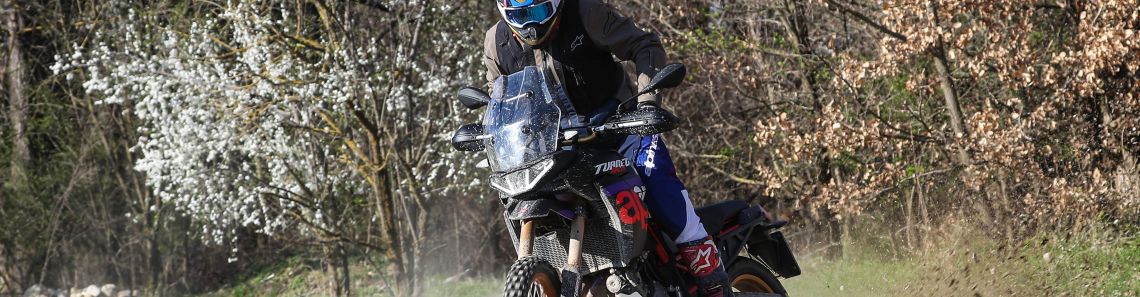 Aprilia Tuareg 660 Rally. Prueba de un modelo al estilo «carreras cliente», genuina endutrail