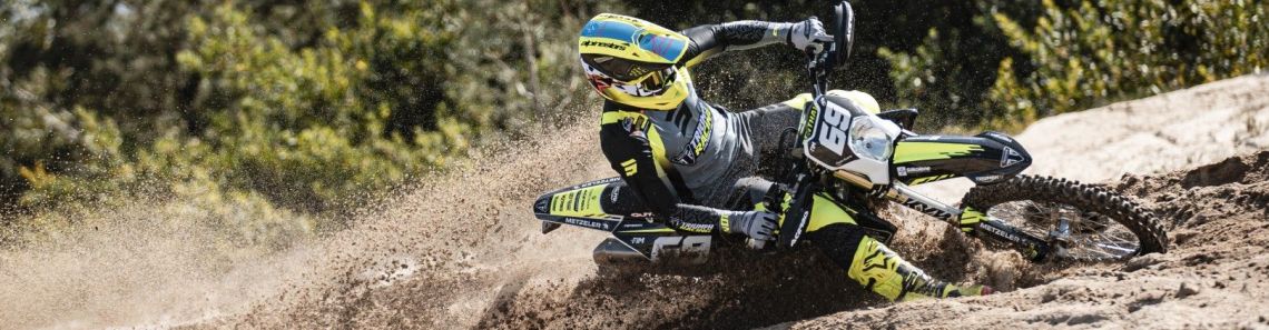 Triumph debuta en el Mundial de EnduroGP. Jamie McCanney y Mikael Persson, sus pilotos.