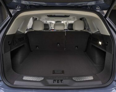 Keeping Calm and Carrying It All In Our 2025 Lincoln Nautilus